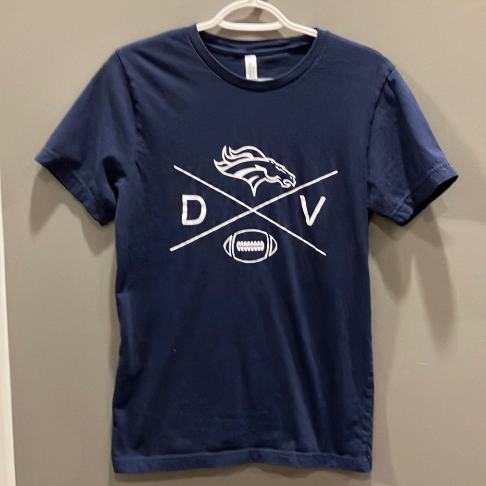Denver Broncos Women’s Navy Blue & White Football T-Shirt Size Medium